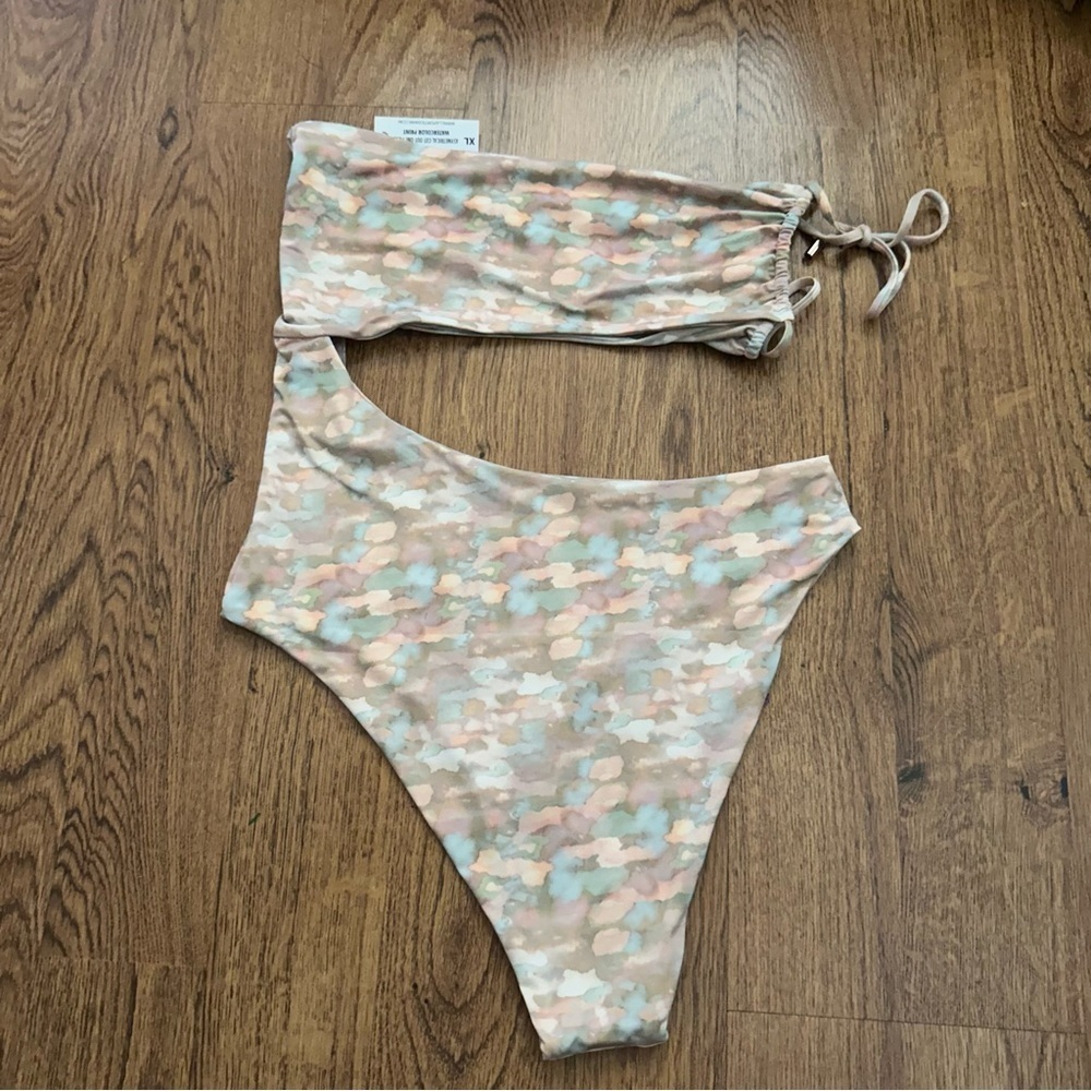 La Porte asymmetrical cut out one One piece swimsuit size XL NWT watercolor - Picture 4 of 5